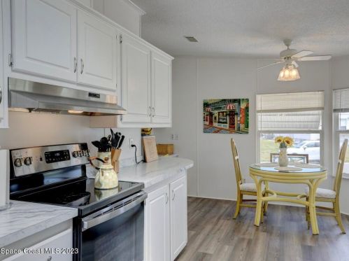 1009 Robin Dr, Sebastian FL  exterior