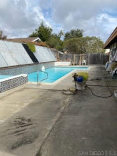 2842 Arnoldson Ave, San Diego CA 92122-2133 exterior