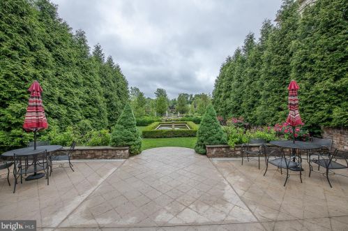 118 Cornerstone Dr, Newtown Square PA  19073-4048 exterior