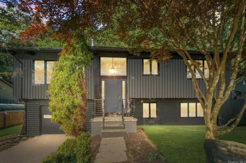 74 Greenwood Ln, White Plains NY  10607-1020 exterior