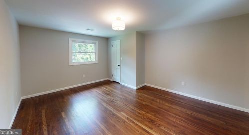 913 Lake Dr, Trenton NJ  08648-4003 exterior