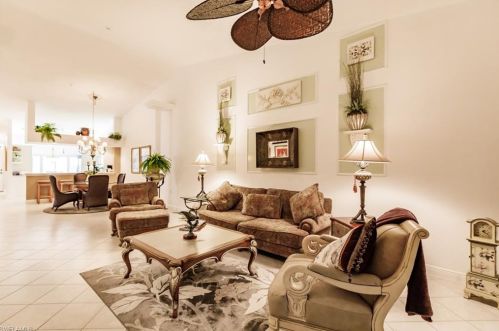 2335 Hidden Lake Dr, Naples, FL 34112-8740