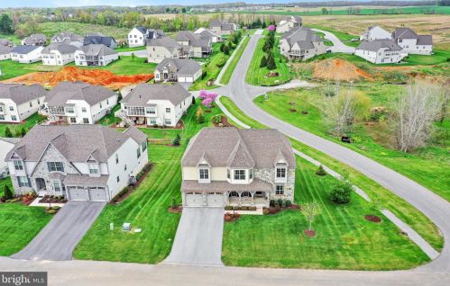 315 Lewis Washington Dr, Charles Town WV  25414-5666 exterior