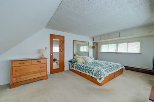 67 Lion Ln, Westbury NY  11590-6330 exterior