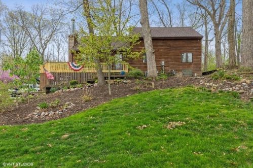 83 County Line Rd, Crown Point, IN 46307-9108