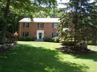 55 Putting Green Ln, Waterbury, CT 06712-1544