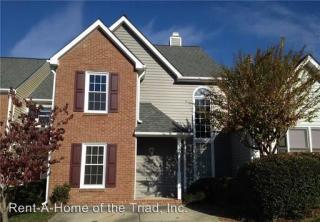 7 Cedar Knoll Ct, Greensboro NC  27407-5824 exterior
