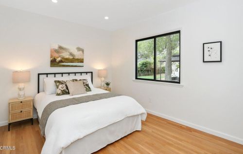 2077 Grand Oaks Ave, Altadena CA  91001-3530 exterior