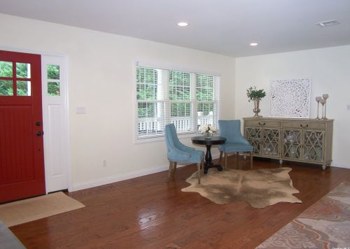 10 Ridgewood St, Elwood NY  11731-1614 exterior