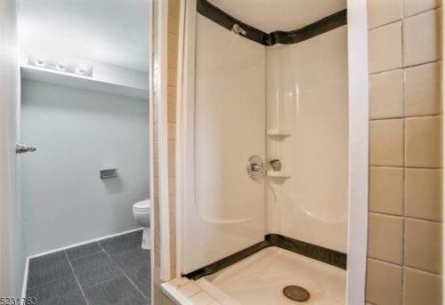 551 Leo St, Industrial Hillside NJ  07205-1726 exterior