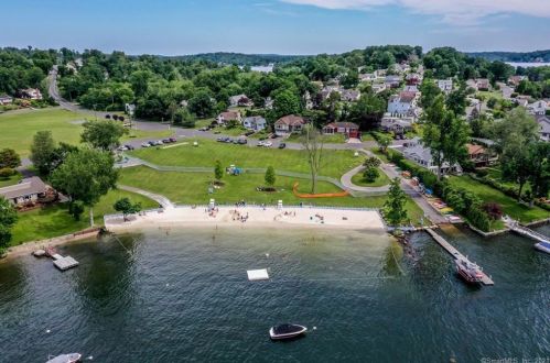 13 Clearview Dr, Brookfield Center CT  06804-1407 exterior