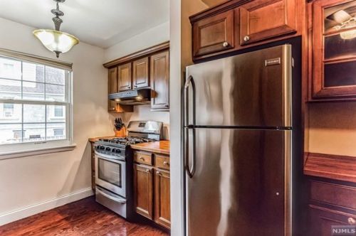 24 Union Ave, Nutley NJ  07110-3301 exterior