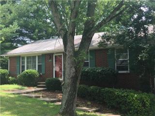 329 Swan Lake Dr, Clarksville, TN 37043-5840