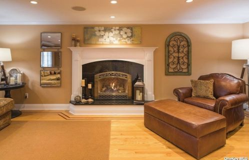 23 La Grange Pl, West Islip NY  11795-3816 exterior