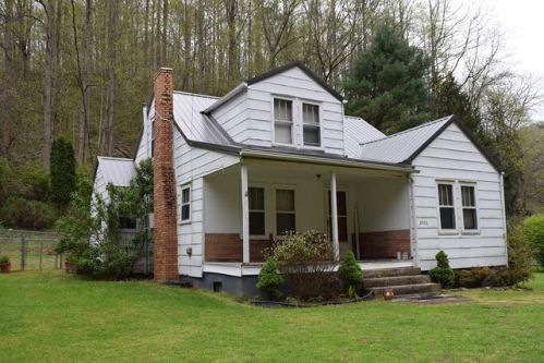 2772 Forest Hills Rd, Forest Hills, KY 41527-8414