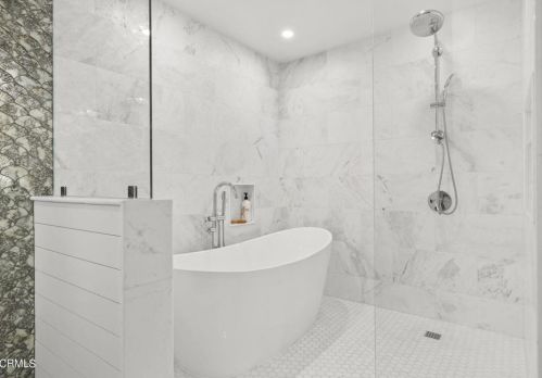 1121 Port Cir, Oxnard CA  93035-2212 exterior