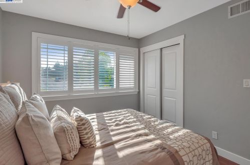 1042 Lomitas Ave, Livermore CA  94550-6436 exterior