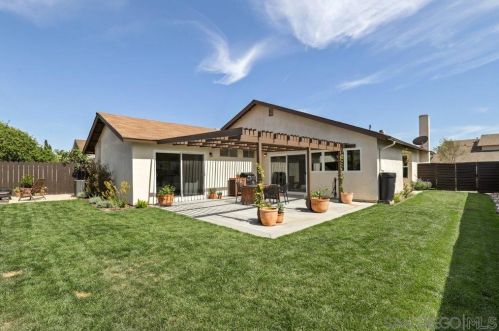 8218 Calle Minas, San Diego, CA 92126-1715