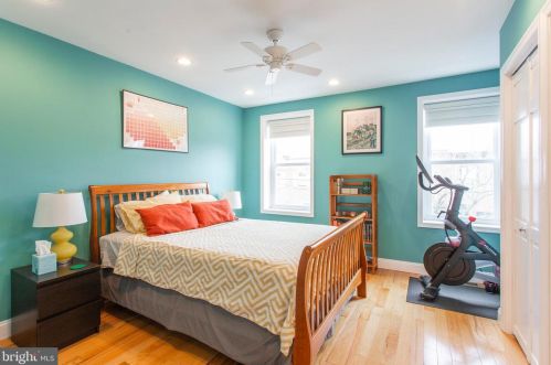 2219 Carpenter St, Philadelphia PA 19146-2517 exterior