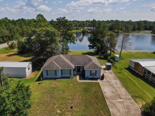460 Dr Roberts Dr, Defuniak Springs, FL 32433-7748