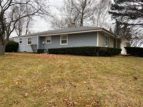 8424 Cheyenne St, Milwaukee, WI 53224-4846