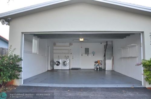 2131 52nd Ave, Hollywood FL  33021-3308 exterior