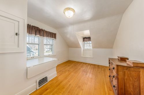 1919 Church St, Milwaukee WI 53213-2129 exterior