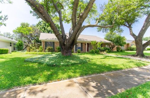 1309 Melrose Dr, Richardson TX  75080-3739 exterior