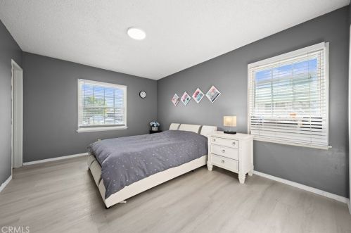 1032 Sycamore Ave, Rialto CA  92376-4422 exterior