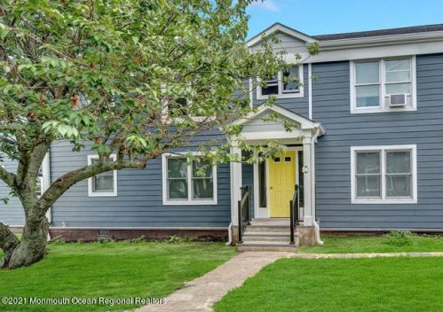 300 Deal Lake Dr, Tinton Falls NJ  07712-5136 exterior