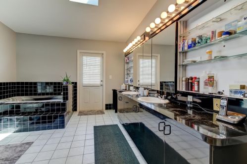 2854 Trailwood Dr, Palm Harbor FL  34684-3250 exterior