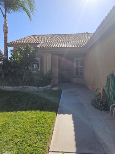 705 Greenwood St, Beaumont CA  92223-7119 exterior