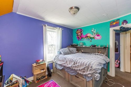 43 3rd Ave, Woonsocket RI  02895-5041 exterior