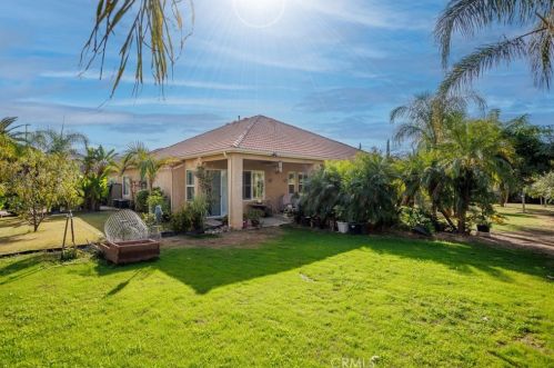 6608 Montagna Dr, Bakersfield CA  93306-7658 exterior