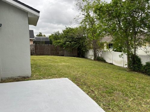 621 Moss Park Ct, Kissimmee FL 34743-6134 exterior