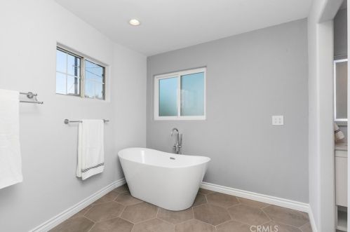 2481 Terraine Ave, Long Beach CA  90815-1963 exterior