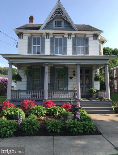 646 2nd St, Lykens, PA 17048-1303