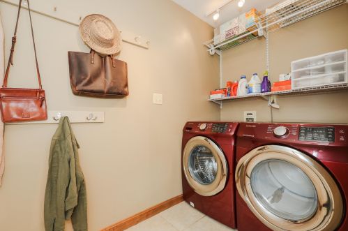 16 10th St, Kingston NH  03848-3717 exterior