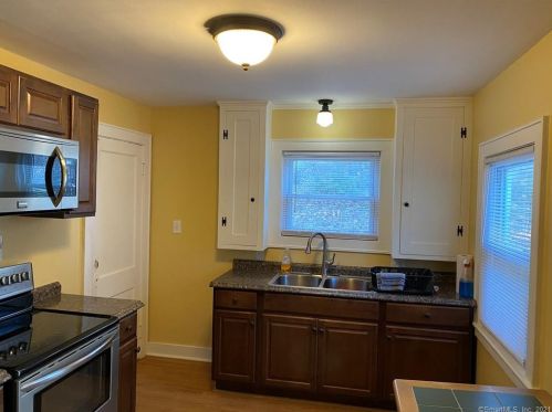 462 Main St, Terryville CT  06786-6808 exterior