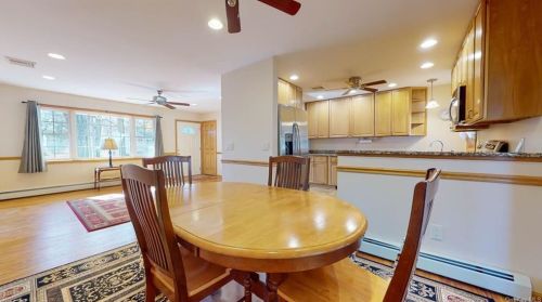 27 Wildwood Dr, New Hamburg NY  12590-2037 exterior
