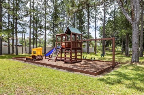 17320 Whirley Rd, Lutz FL  33558-4827 exterior