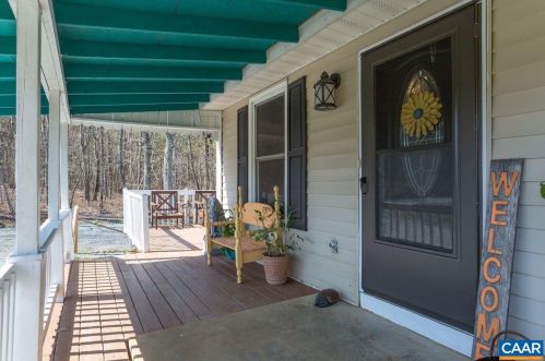 374 Shr Rd, Bybee VA  22963-5236 exterior