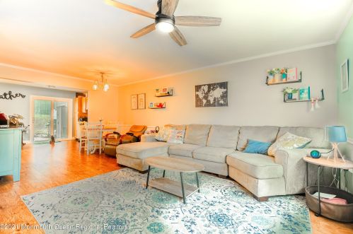 88 Rita Ln, Jackson Twp NJ  08527-2367 exterior