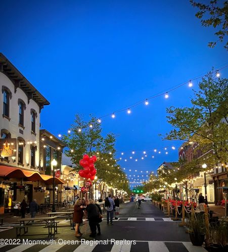 11 Fisher Pl, Tinton Falls NJ  07701-2317 exterior