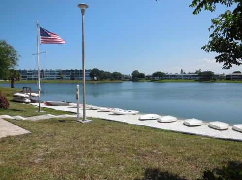 147 Chatham G, West Palm Beach FL  33417-1823 exterior