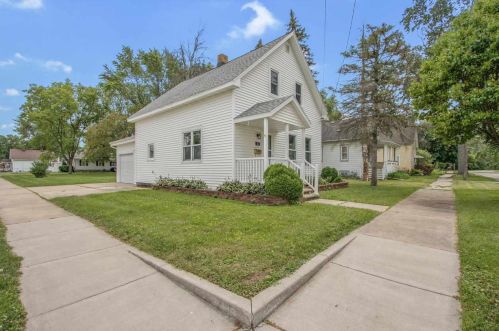 131 Garfield St, Green Bay, WI 54303-1954