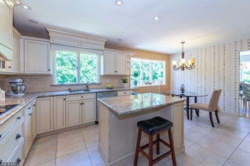 543 Rifle Camp Rd, West Paterson NJ  07424-3103 exterior