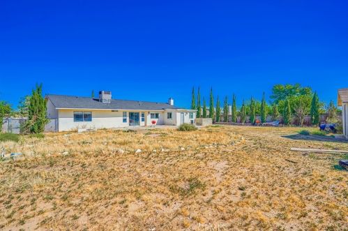 14561 Coalinga Rd, Victorville CA  92392-9617 exterior