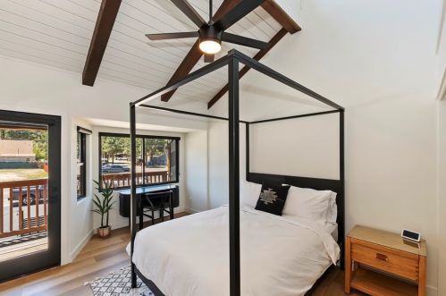 1125 Big Bear Blvd, Big Bear City CA  92314-9277 exterior