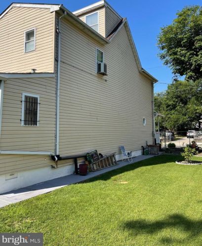 232 34th St, Camden, NJ 08105-3018